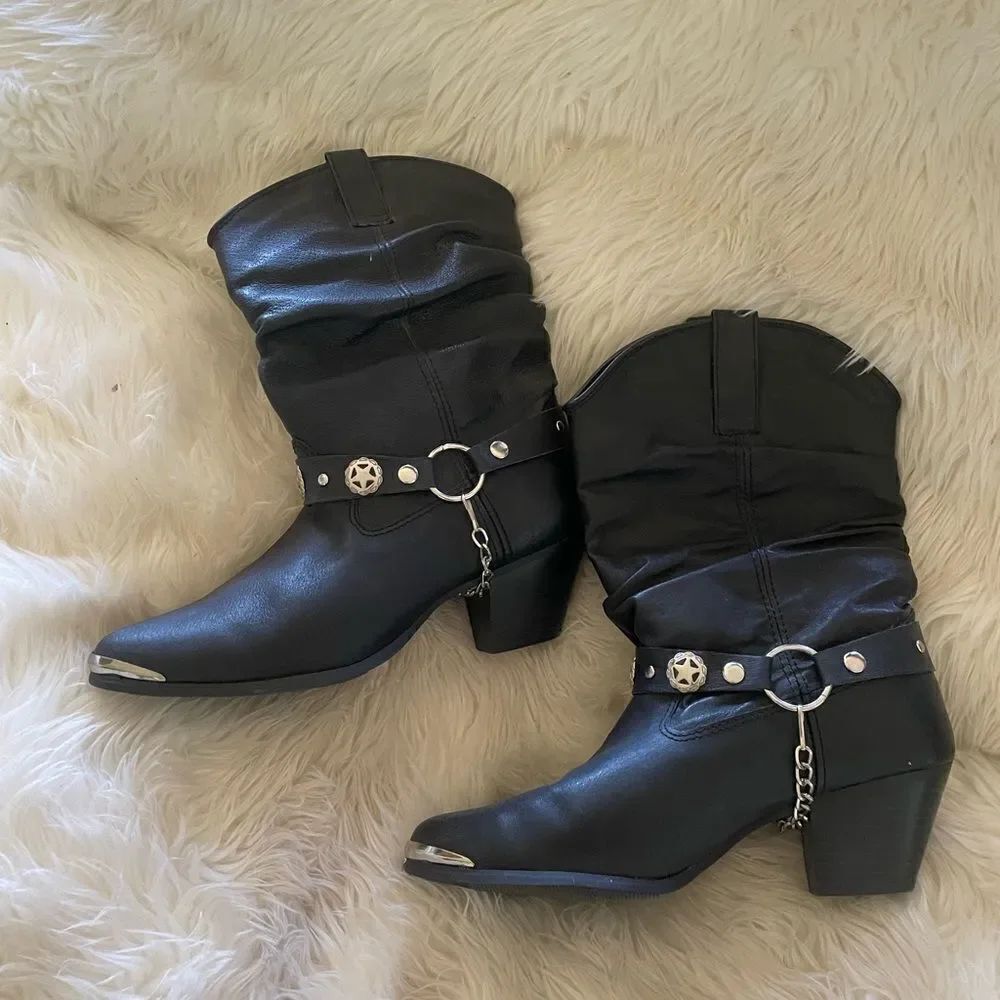 Black cowgirl boots